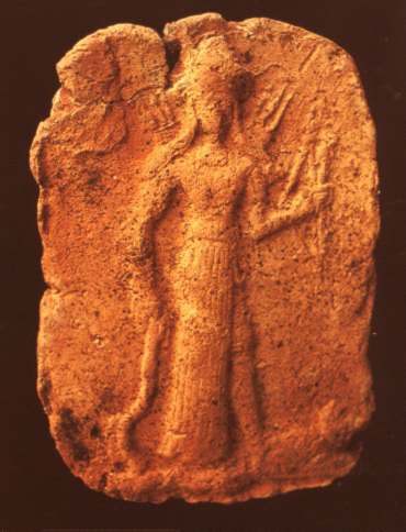 Ishtar Relief - Die Göttin in Waffen auf einer Löwin stehend